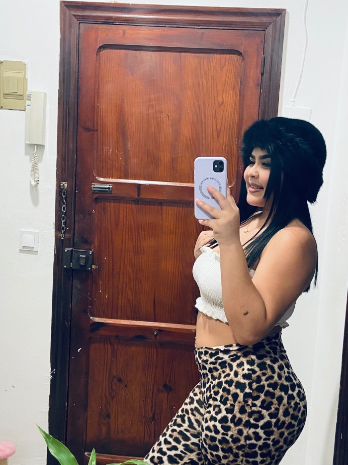 VALENTINA MORBOSA , CACHONDA 24/7