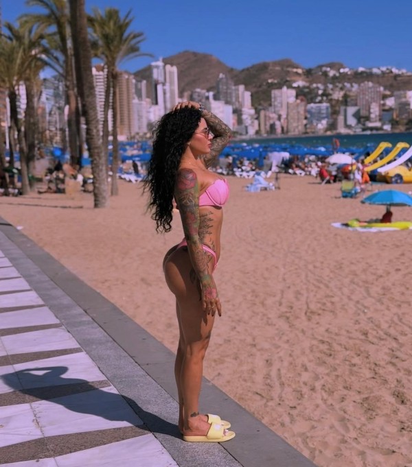NIKOL SEXY ATREVIDA FIESTERA PURO VICIO FRANCES A TOPE
