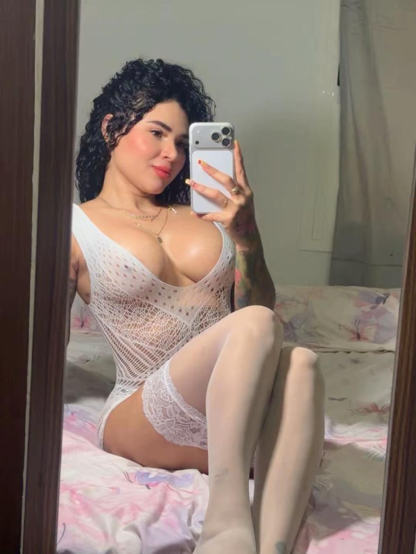 NIKOL SEXY ATREVIDA FIESTERA PURO VICIO FRANCES A TOPE