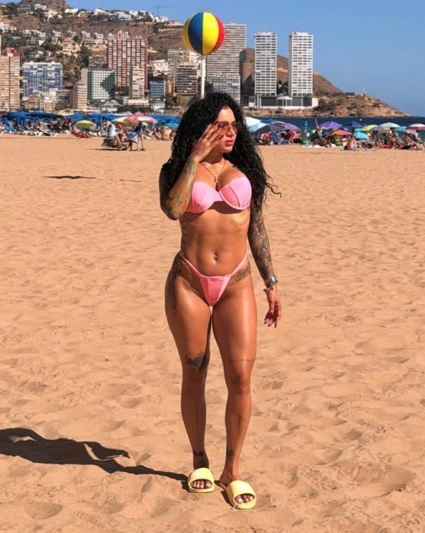 NIKOL SEXY ATREVIDA FIESTERA PURO VICIO FRANCES A TOPE