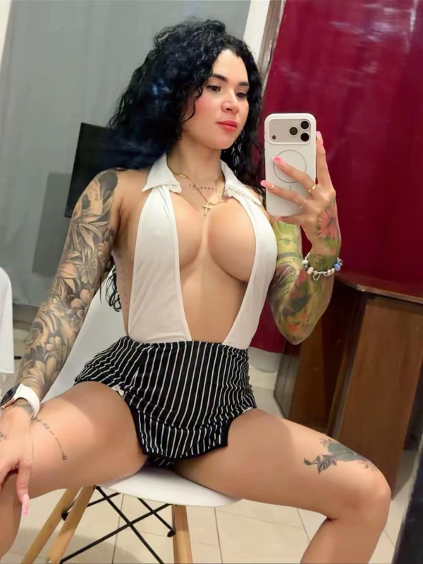 NIKOL SEXY ATREVIDA FIESTERA PURO VICIO FRANCES A TOPE