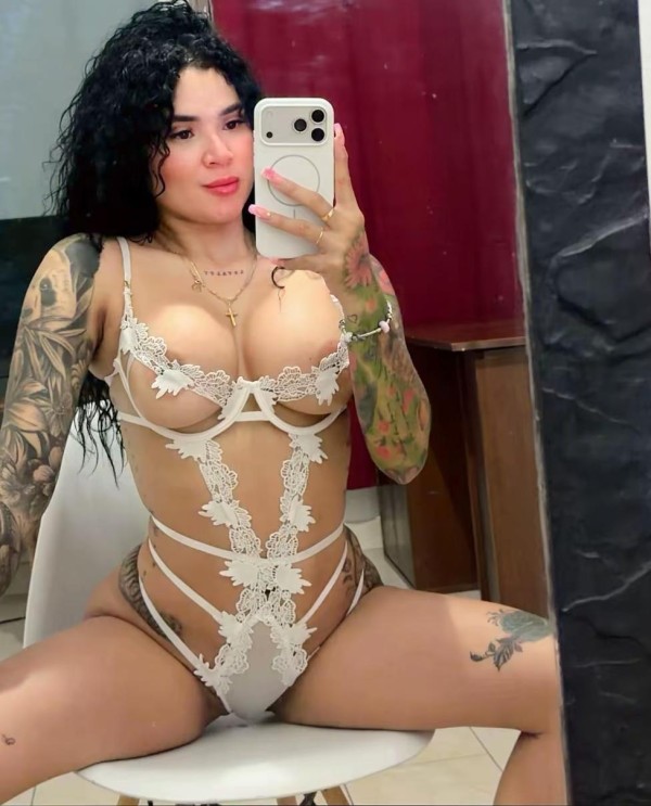 NIKOL SEXY ATREVIDA FIESTERA PURO VICIO FRANCES A TOPE