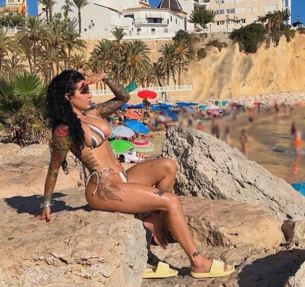 NIKOL SEXY ATREVIDA FIESTERA PURO VICIO FRANCES A TOPE