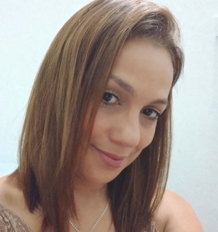Hermosa brasileña piel canela calarajada