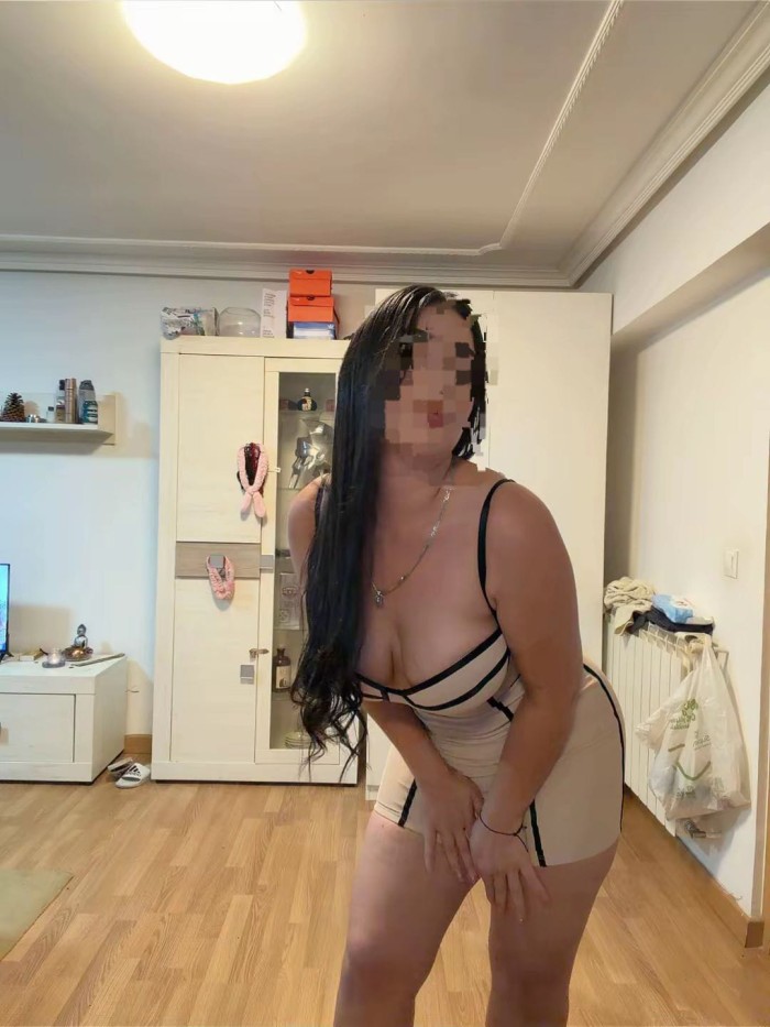 SEXY MODELO COLOMBIANA DE ENSUEÑO RECIEN LLEGADA A LA ZONA DE LOGROÑO