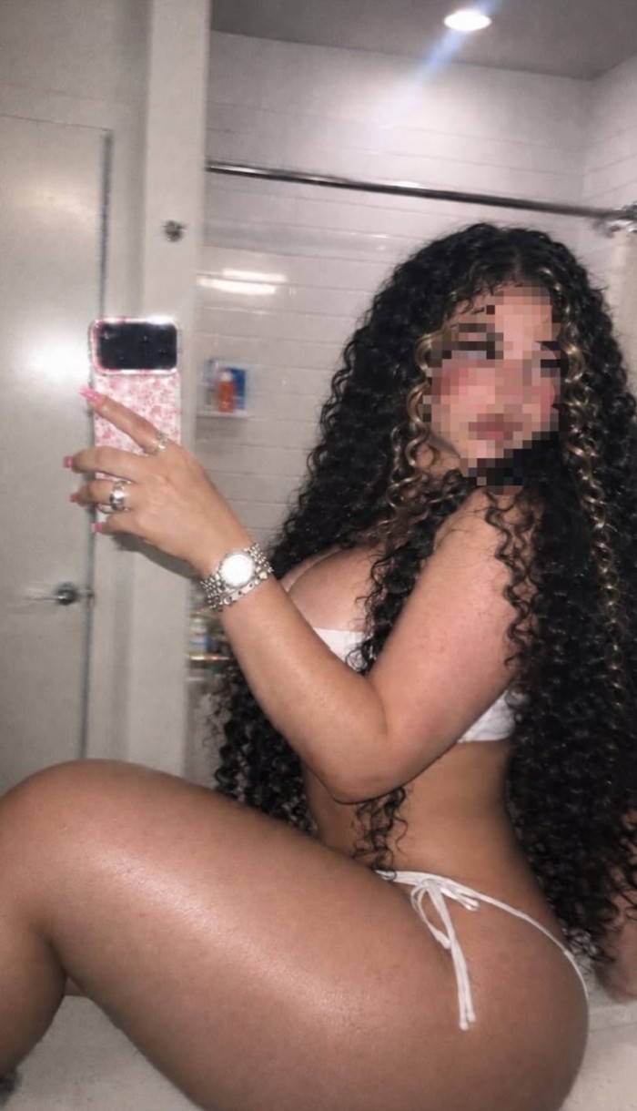 en Murcia,tetona morbosa,sexy e implicada