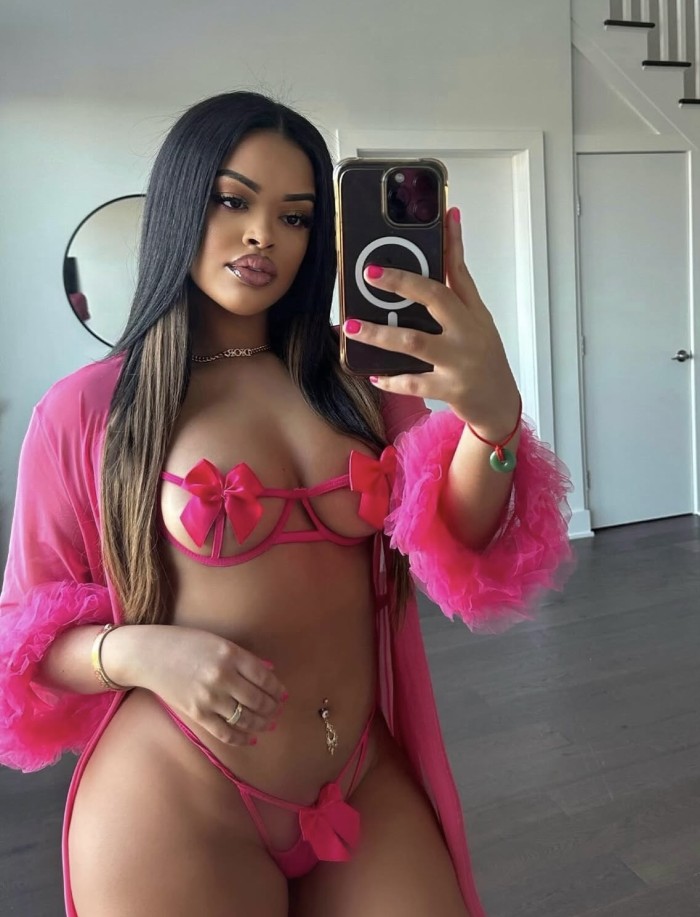 BIANCA CALIENTE Y EXÓTICA