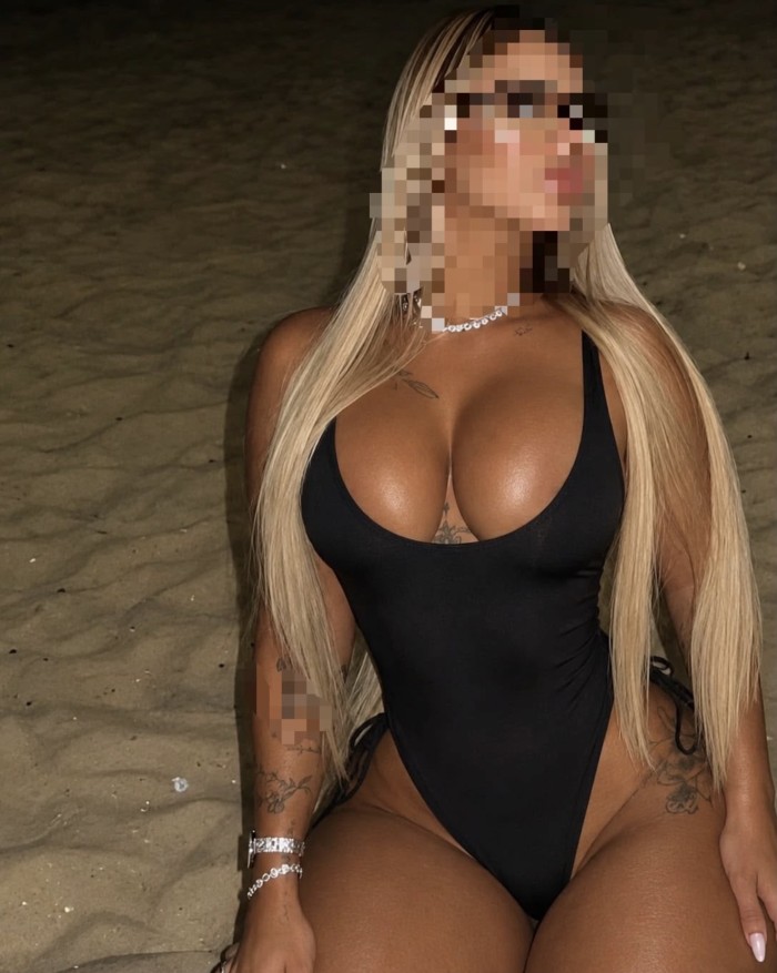 Preciosa colombiana con cuerpo de deseo – Alzira