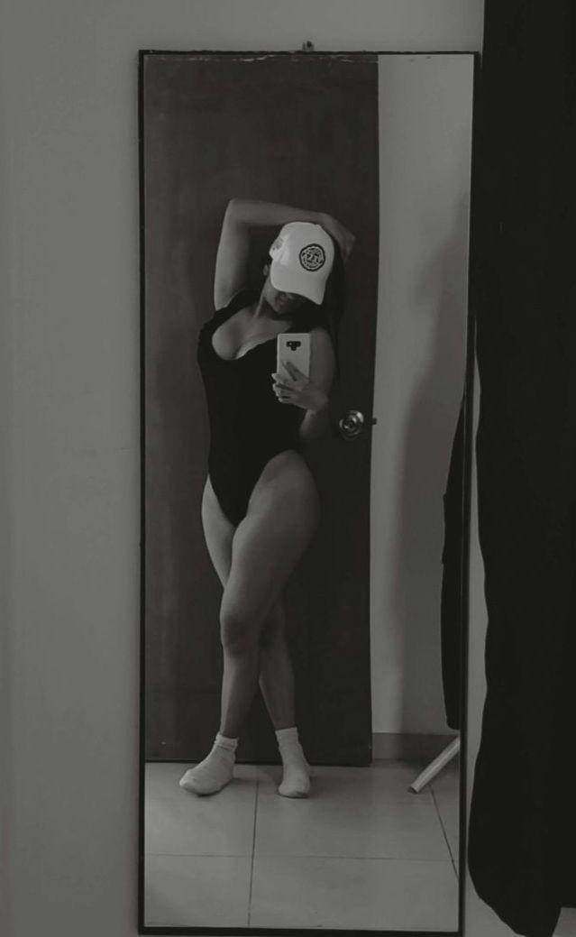 Guapa, bella y esbelta en Tenerife Sur