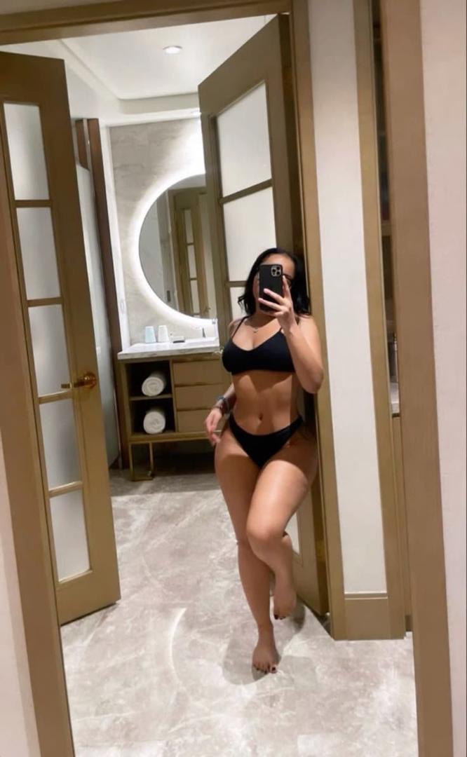 Guapa, bella y esbelta en Tenerife Sur