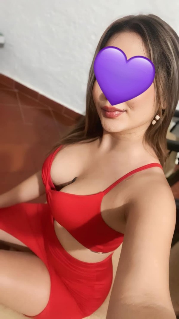 FIESTERA Y APASIONADA ME ADAPTO A TUS DESEOS
