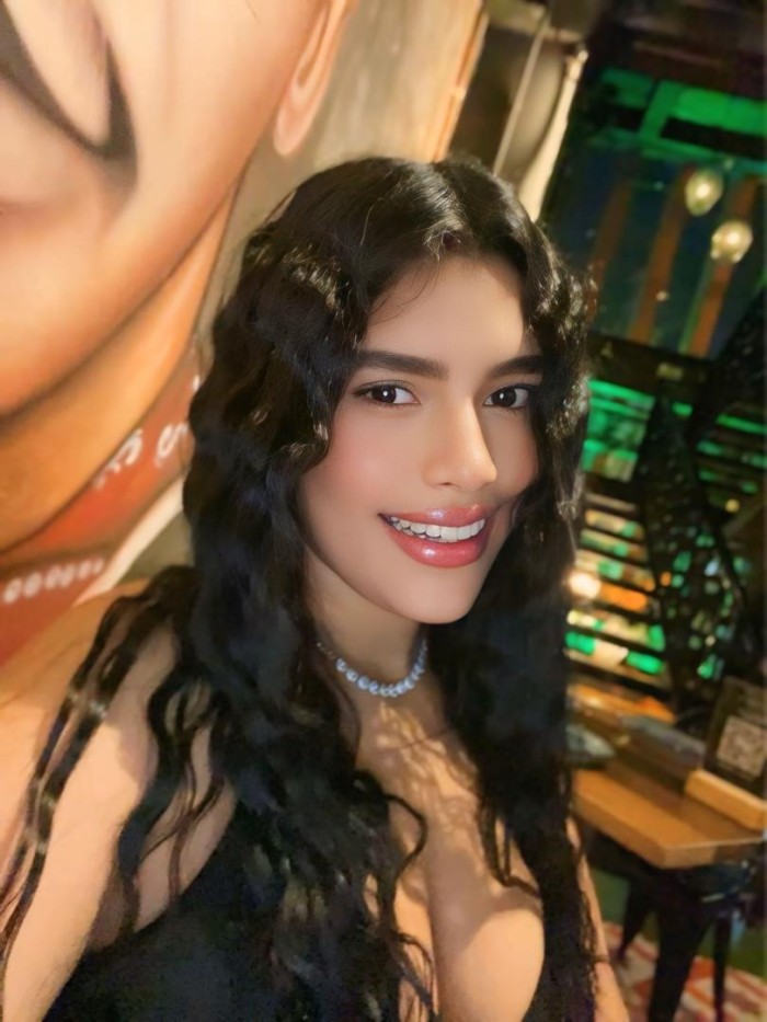 SOFIA CON GANAS DE JUGAR NOVEDAD EN BORMUJOS