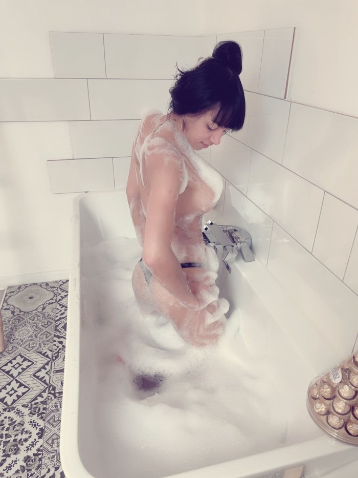 RICA TRANS ARDIENTE CACHONDA CON GANAS DE SEXO