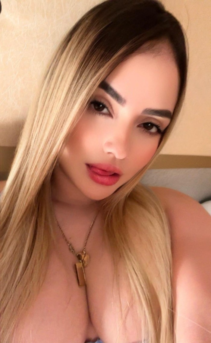 Espectacular rubia súper caliente, FOLLAMOS AHORA?