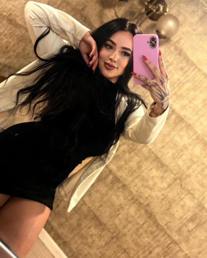 SALOMÉ COLOMBIANA NALGONA FIESTERA 24H