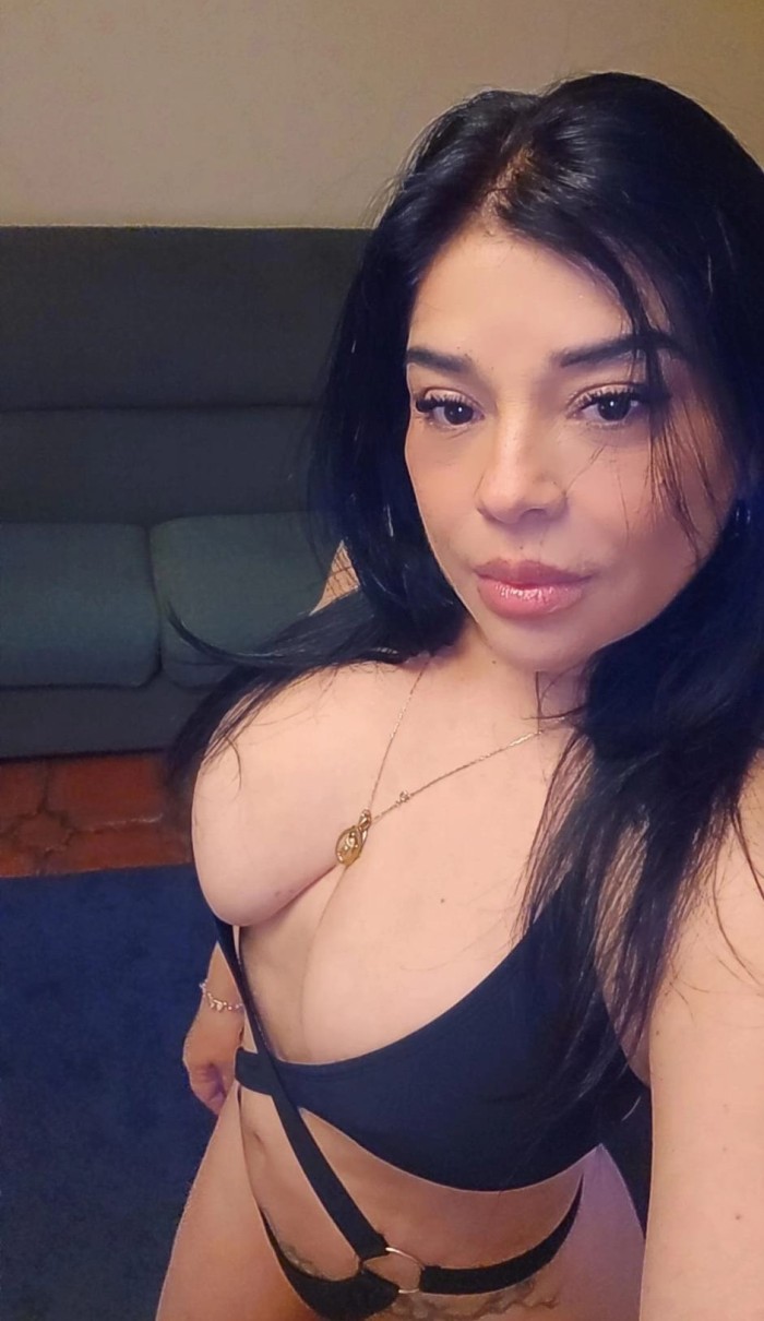 ARDIENTE CACHONDA MADURITA MUY COMPLACIENTE