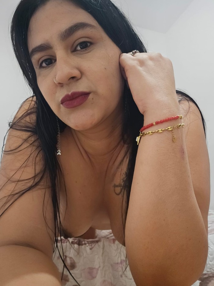 NICOL BOMBON VENEZOLANA RICA Y CACHONDA