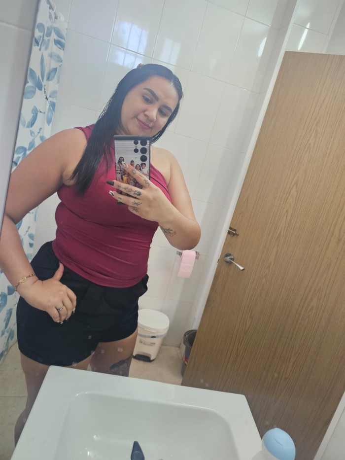 NICOL BOMBON VENEZOLANA RICA Y CACHONDA