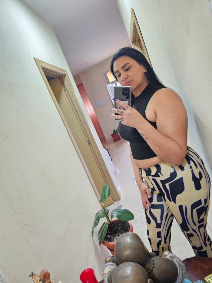 NICOL BOMBON VENEZOLANA RICA Y CACHONDA