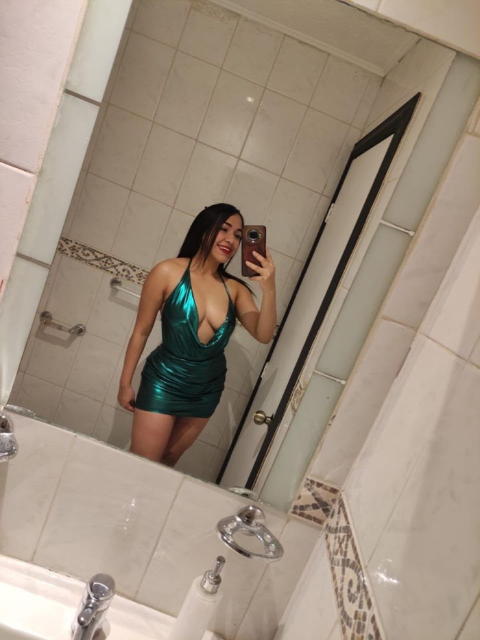 MORENITA FIESTERA Y GUARRA