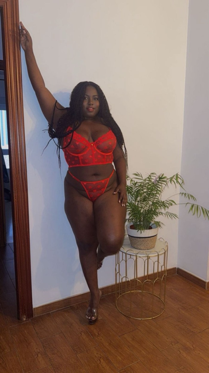 CACHONDITA FIESTERA QUIERO QUE ME FOLLES DURO