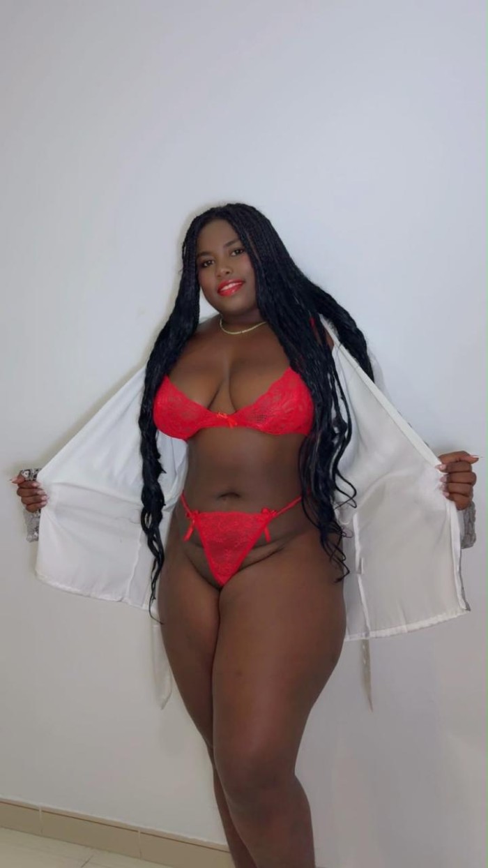 CACHONDITA FIESTERA QUIERO QUE ME FOLLES DURO