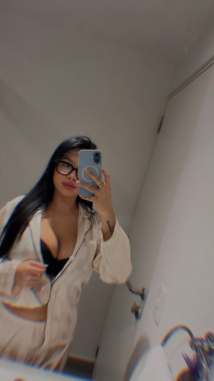 SOY ESCORT COLOMBIANA UNICA EN LA CAMA SOLO SEXO
