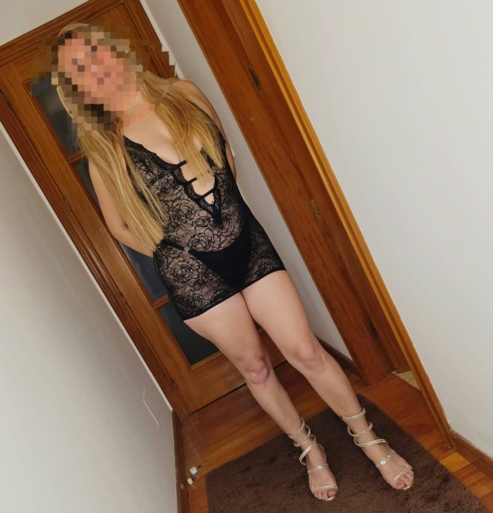 ELEGANTE, CARIÑOSA, DULCE, COQUETA Y DIVERTIDA