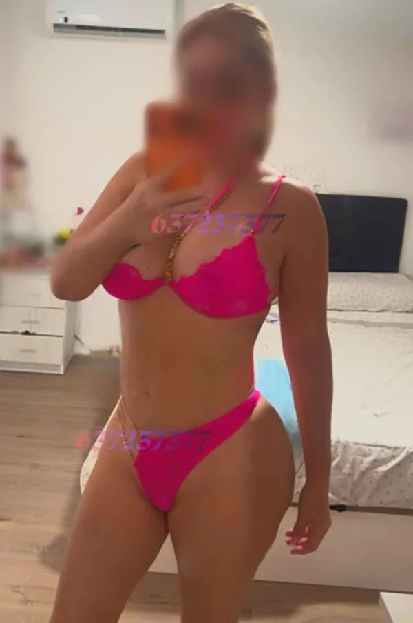RUBIA DIVINA, CUERPAZO, PECHOS NATURALES