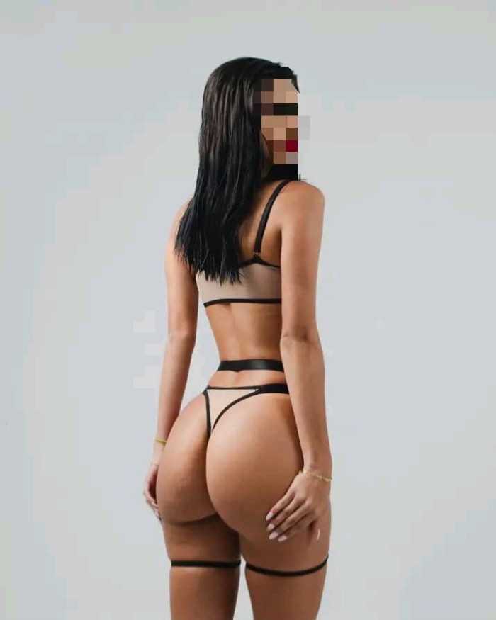Ardiente jovencita colombiana en Málaga