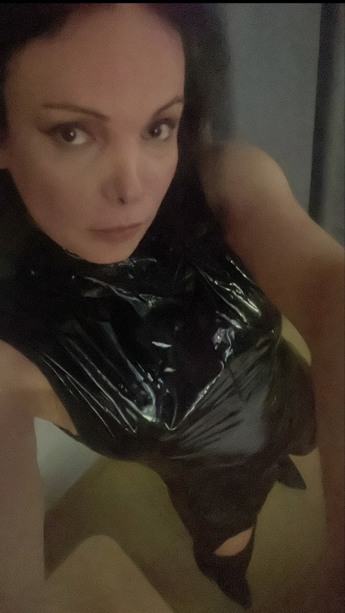 DISPONIBLE PARA VIDEOLLAMADA DESDE 30€