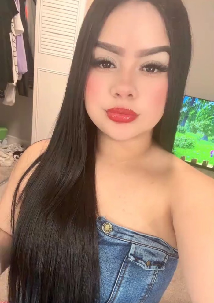 VALERY MULATICA SEXY Y COQUETA