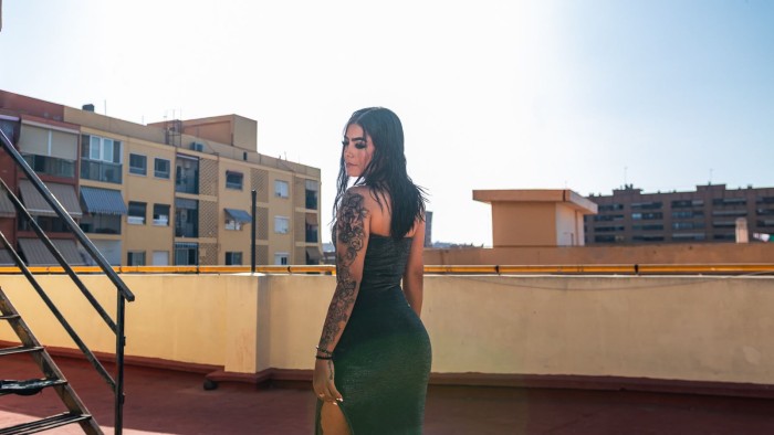 Nueva en la ciudad Chica lista para Encender