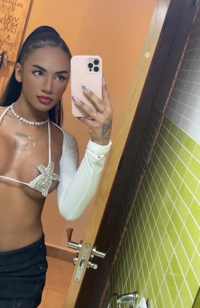 ARDIENTE SENSUAL CHICA TRANS EN TORREVIEJA