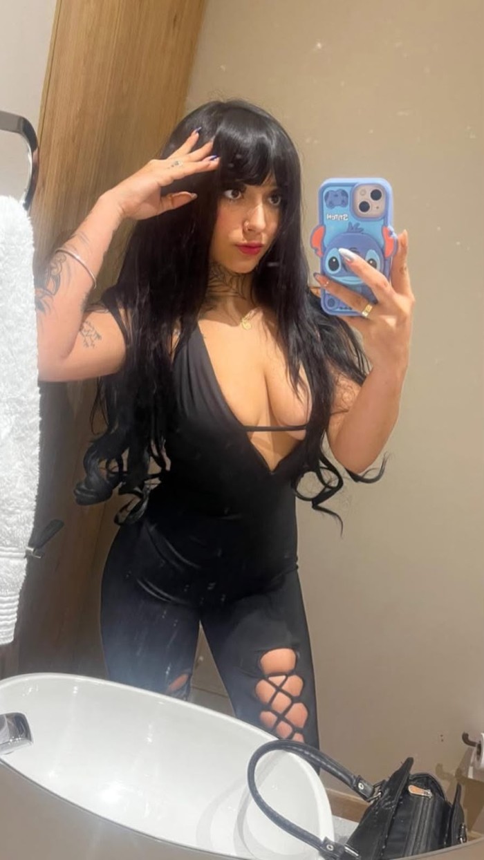 CHICA JOVEN SUPER CACHONDA
