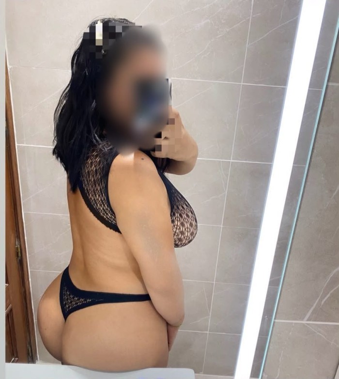 DISFRUTEMOS DE FIESTA Y SEXO INTENSO LATINA SEXY