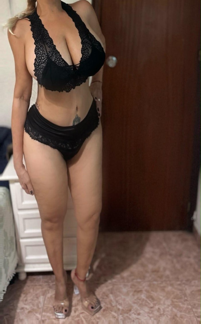 ARDIENTE LUJURIOSA IMPLICADA CACHONDA COMPLACIENTE