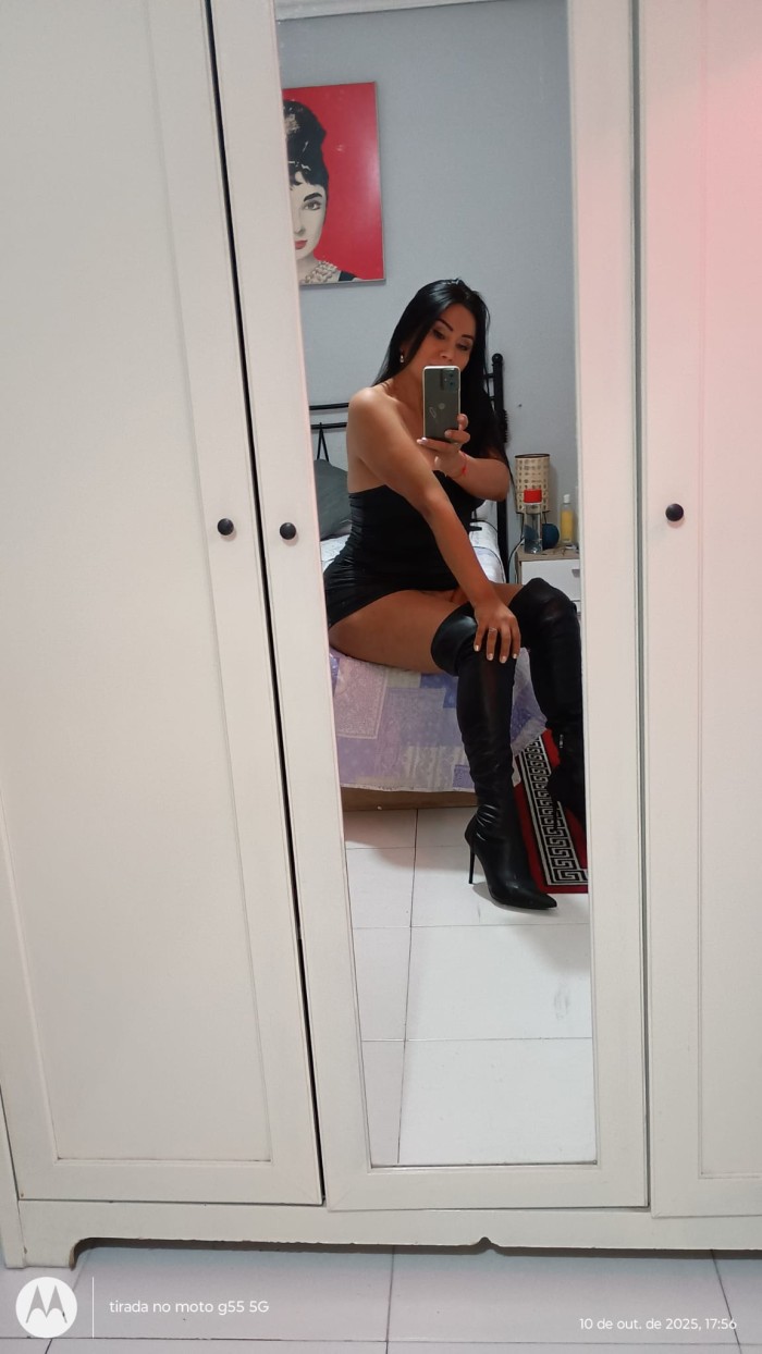 UNA CHICA FIESTERA QUE HACE INOLVIDABLE CADA NOCHE