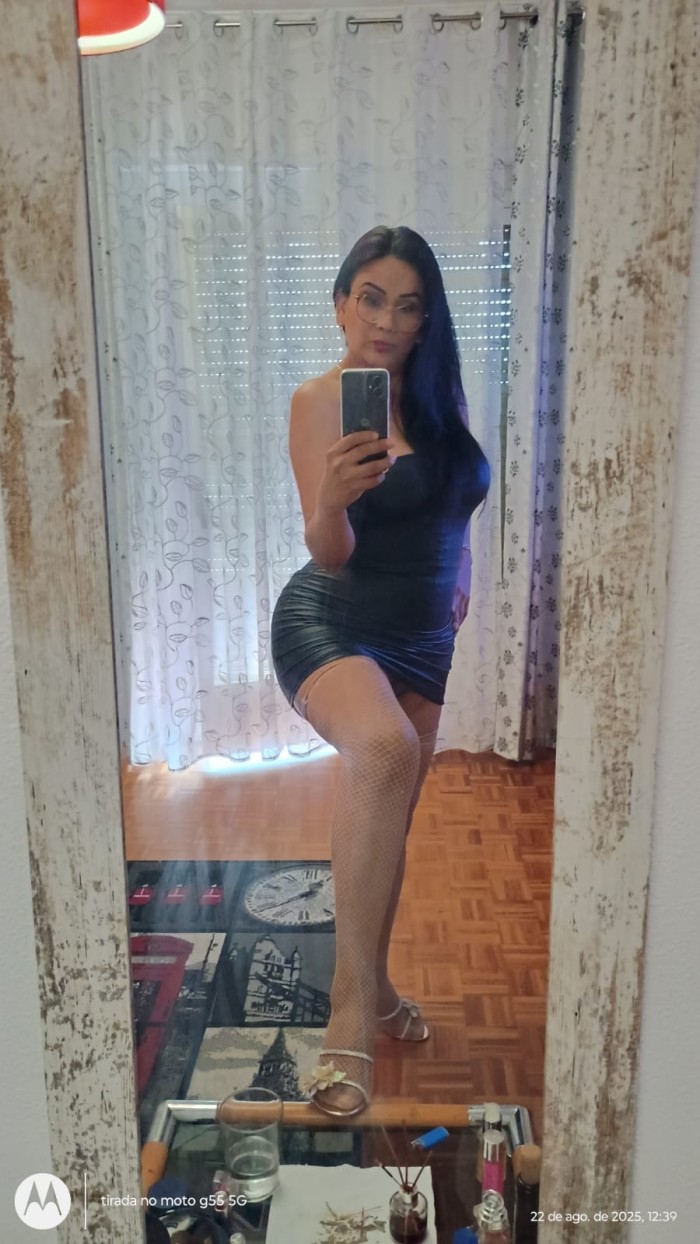 UNA CHICA FIESTERA QUE HACE INOLVIDABLE CADA NOCHE