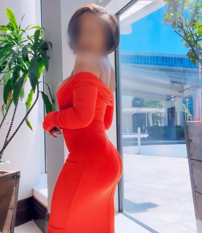 POR PALMA CENTRO – COLOMBIANA DE LUJO EXPLOSIVA Y JUGUETONA