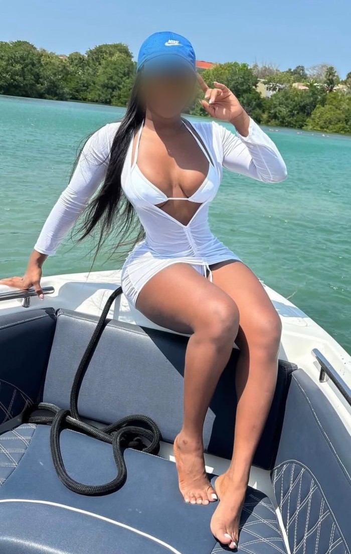 POR PALMA CENTRO – CHICA COLOMBIANA MORBOSA Y EXCITANTE
