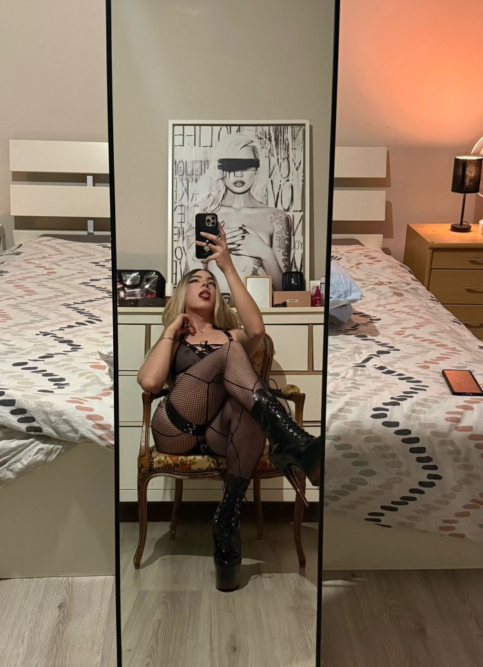 JOVENCISIMA TRANS RUBIA COLOMBIANA 22 AÑOS ESTRENO