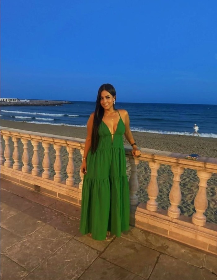 AMIGAS CACHONDAS Y FIESTERAS EN EL ALBIR