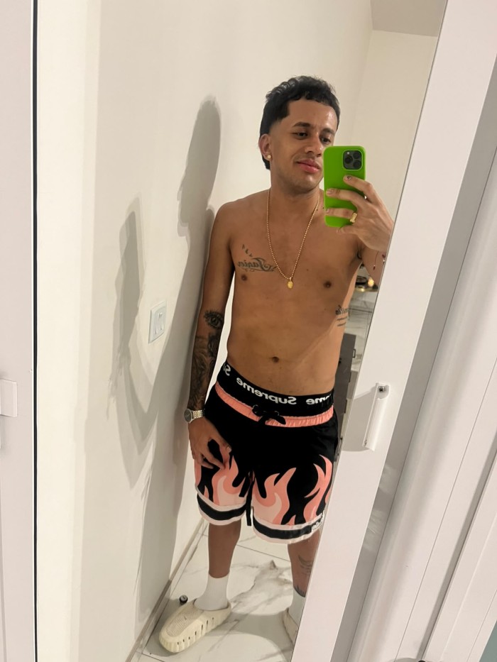 BISEXUAL ATENTO VERSATIL CACHONDO COMPLACIENTE
