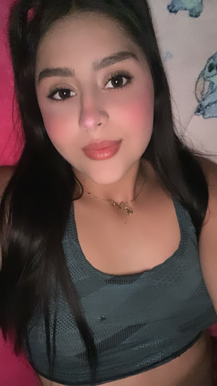 JOVENCITA RECIEN LLEGADA A PUERTO DEL CARMEN