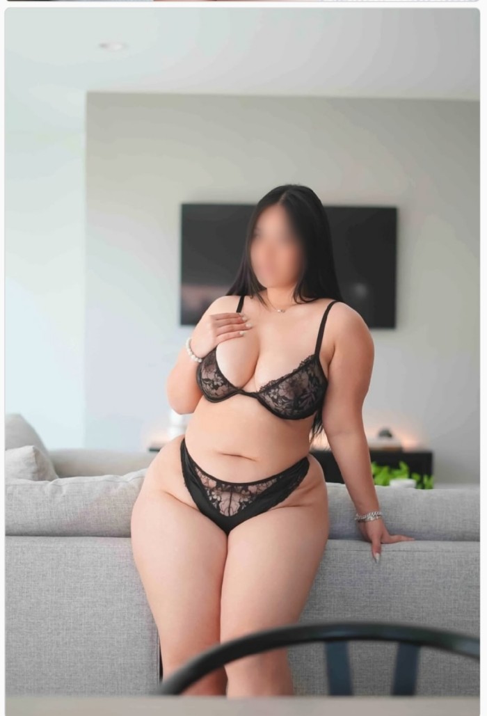 Hermosa CULONA Y TETONA