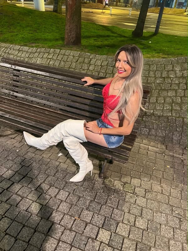 Tu rubia Complaciente fiestera en toda clase de novato