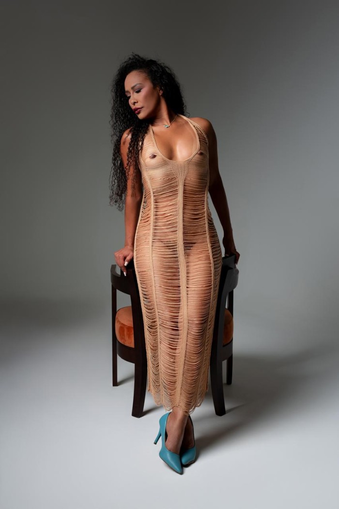 MORENA APASIONADA DESEANDO SEXO INTENSO