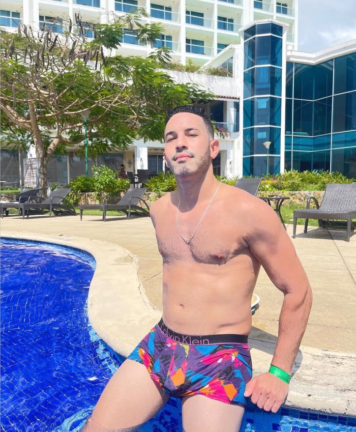JOVEN VENEZOLANO 100% ACTIVO Y DOTADO..