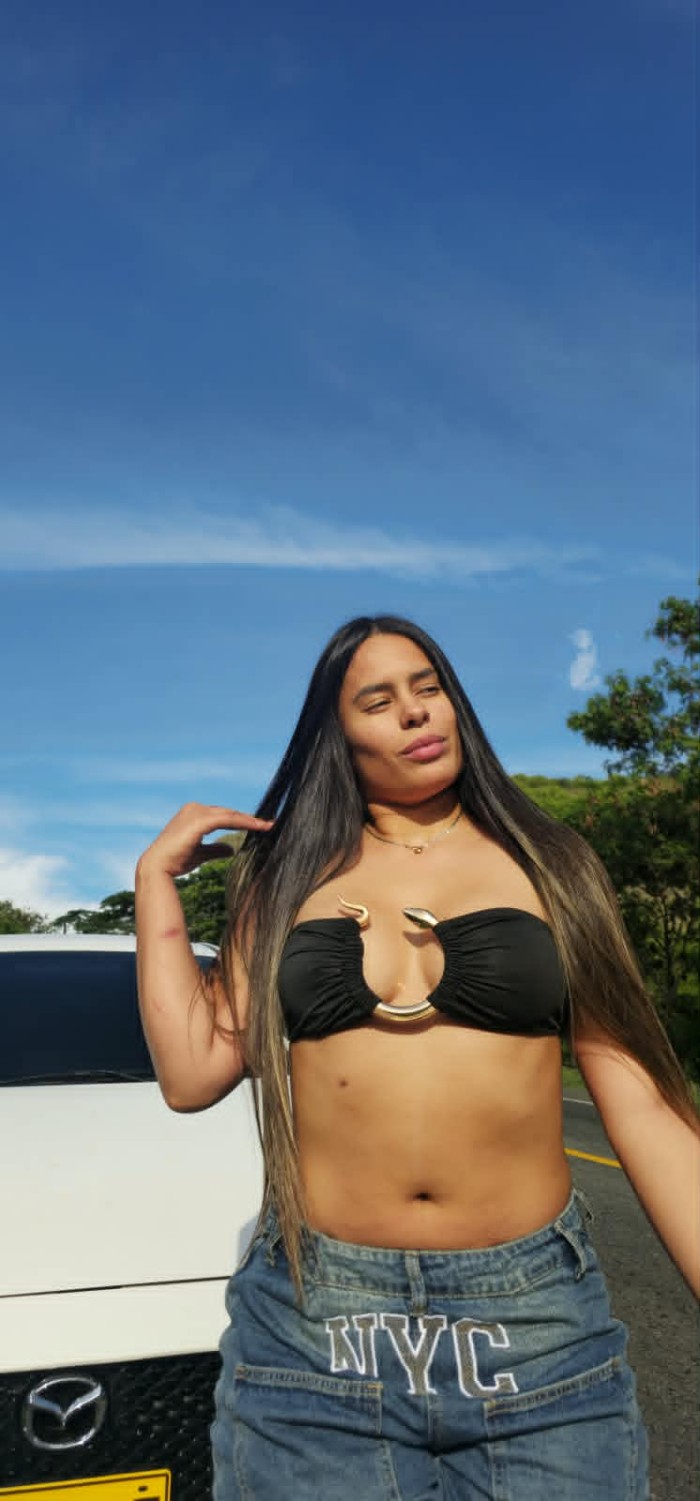 BELLEZA DE CURVAS PERFECTAS EN BARCELONA AMOR VIENES??